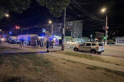 Стрілянина в машині у Миколаєві: поліція затримала громадянина Чилі Стрілянина в машині у Миколаєві: поліція затримала громадянина Чилі