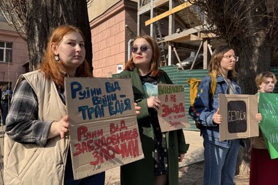 акція протесту, гігант акція протесту, гігант