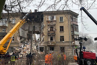 В Одесі внаслідок атаки РФ пошкоджено інфраструктуру та житлові будинки, є поранені В Одесі внаслідок атаки РФ пошкоджено інфраструктуру та житлові будинки, є поранені