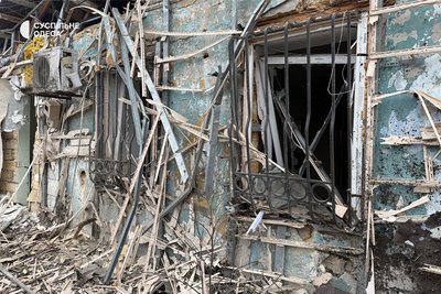 "Нема хатки більше": жителі Одещини про втрату житла після атаки РФ "Нема хатки більше": жителі Одещини про втрату житла після атаки РФ