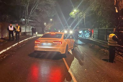 У Києві водійка "Ауді" потрапила в смертельне ДТП та втекла: деталі аварії У Києві водійка "Ауді" потрапила в смертельне ДТП та втекла: деталі аварії