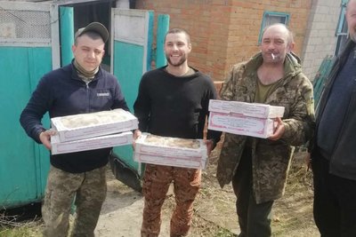 Волонтерка з Рівненщини організувала в своєму помешканні штаб-квартиру