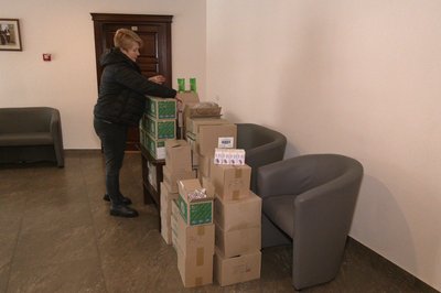 У Геріатричний пансіонат просять приносити солодощі, фрукти та горіхи У Геріатричний пансіонат просять приносити солодощі, фрукти та горіхи