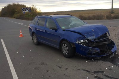На Вінниччині в аварії за участю легковика та "швидкої" травмувалася лікарка На Вінниччині в аварії за участю легковика та "швидкої" травмувалася лікарка