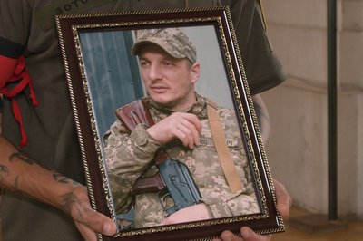 У Луцьку попрощалися з 39-річним бійцем Олексієм Ходирєвим У Луцьку попрощалися з 39-річним бійцем Олексієм Ходирєвим