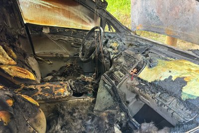 У Вінниці у дворі багатоповерхівки горіла автівка: поліція розглядає версію підпалу У Вінниці у дворі багатоповерхівки горіла автівка: поліція розглядає версію підпалу