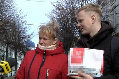 Букети, родинна гостина та права жінок — що про 8 березня говорять житомиряни та гендерна експерткиня Букети, родинна гостина та права жінок — що про 8 березня говорять житомиряни та гендерна експерткиня