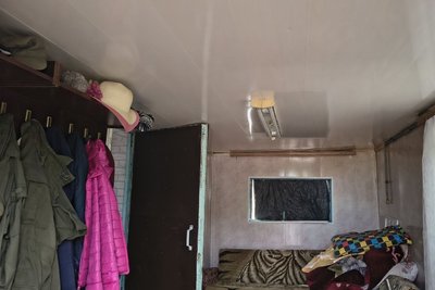 «Від вибуху заклинило двері — насилу вибралася»: жителі громади на Житомирщині про наслідки атаки РФ «Від вибуху заклинило двері — насилу вибралася»: жителі громади на Житомирщині про наслідки атаки РФ