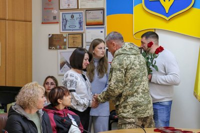 У Житомирі родинам загиблих військовослужбовців передали державні нагороди