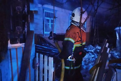У селі на Житомирщині горів дерев'яний дім — загинув 87-річний господар У селі на Житомирщині горів дерев'яний дім — загинув 87-річний господар