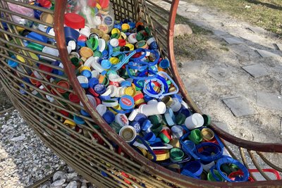 У Миколаєві зібрали 250 кг пластикових кришок, щоб допомогти ЗСУ У Миколаєві зібрали 250 кг пластикових кришок, щоб допомогти ЗСУ