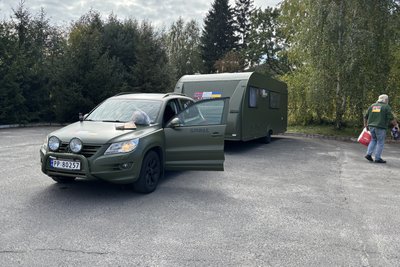 На Волині волонтери з Норвегії передали 9 авто для ЗСУ На Волині волонтери з Норвегії передали 9 авто для ЗСУ