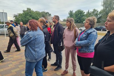 Обстріли у Сонячному на Житомирщині — як відновлюватимуть зруйноване житло та коли платитимуть компенсацію Обстріли у Сонячному на Житомирщині — як відновлюватимуть зруйноване житло та коли платитимуть компенсацію