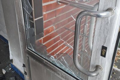 Двох киян підозрюють в підпалі поштових відділень та авто військових Двох киян підозрюють в підпалі поштових відділень та авто військових