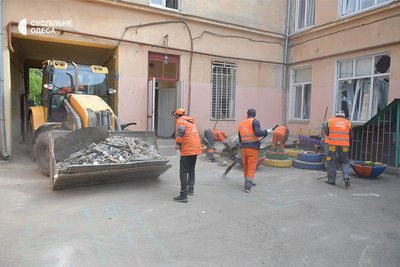 "Увесь дах лежить в групі": який вигляд має дитсадок в Одесі після атаки дронів "Увесь дах лежить в групі": який вигляд має дитсадок в Одесі після атаки дронів