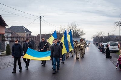 На Закарпатті попрощалися із полеглим захисником Владиславом Швецем На Закарпатті попрощалися із полеглим захисником Владиславом Швецем
