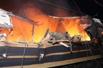 Пожежа у вагоні поїзда, по якому завдали удару росіяни, Харківська область, 27 січня 2026 року Пожежа у вагоні поїзда, по якому завдали удару росіяни, Харківська область, 27 січня 2026 року