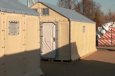 У Циркунах збирають модульні будинки для людей, які втратили житло внаслідок обстрілів РФ У Циркунах збирають модульні будинки для людей, які втратили житло внаслідок обстрілів РФ