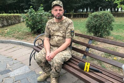 "Я робив свою роботу і не думав, що прилетить": історія військовослужбовця, який після поранення працює в ТЦК "Я робив свою роботу і не думав, що прилетить": історія військовослужбовця, який після поранення працює в ТЦК