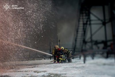 У Сумах РФ ударила по цивільній інфраструктурі У Сумах РФ ударила по цивільній інфраструктурі