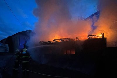 На Закарпатті сталася пожежа в готельно-ресторанному комплексі: горіла дерев'яна лазня На Закарпатті сталася пожежа в готельно-ресторанному комплексі: горіла дерев'яна лазня