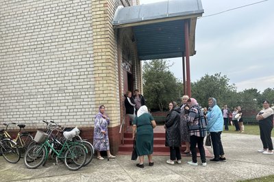 В селищі Довбиш на Житомирщині люди були зачинені в церкві понад 10 годин: що сталося В селищі Довбиш на Житомирщині люди були зачинені в церкві понад 10 годин: що сталося