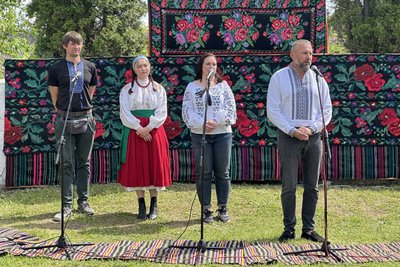"Відродження одвічної Русави": на Вінниччині на святі фольклору збирали гроші "Відродження одвічної Русави": на Вінниччині на святі фольклору збирали гроші