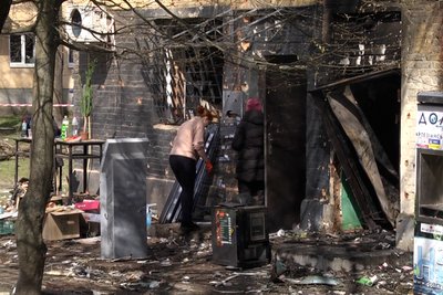 Ліквідація наслідків влучання БпЛА: в Озерному на Житомирщині оцінюють завдану шкоду Ліквідація наслідків влучання БпЛА: в Озерному на Житомирщині оцінюють завдану шкоду