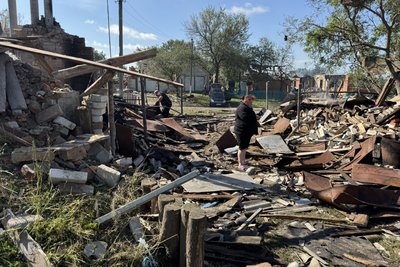 "Накрила собою сина, хлопчик не вижив". Очевидці розповіли про атаку на Великий Бобрик "Накрила собою сина, хлопчик не вижив". Очевидці розповіли про атаку на Великий Бобрик