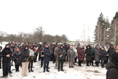 Понад 2 роки вважали зниклим безвісти — на Житомирщині попрощалися з полеглим воїном Олександром Бісиком Понад 2 роки вважали зниклим безвісти — на Житомирщині попрощалися з полеглим воїном Олександром Бісиком