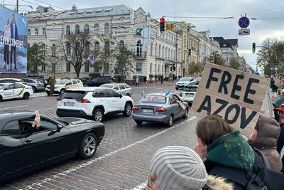 "У них одна мрія — воля": в Києві пройшла акція щодо військовополонених "У них одна мрія — воля": в Києві пройшла акція щодо військовополонених