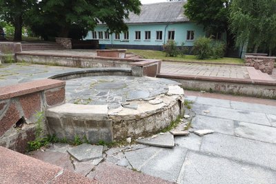 Каскадний фонтан і плитка на Старому бульварі в Житомирі: який стан і чи запланований ремонт