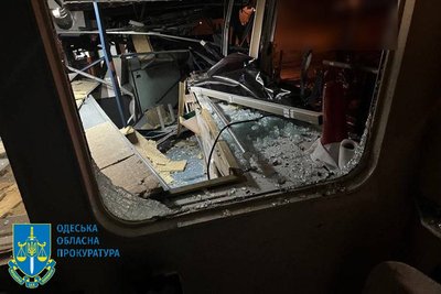 Армія РФ атакувала один з портів Одещини: влучили в цивільне судно, є загиблий Армія РФ атакувала один з портів Одещини: влучили в цивільне судно, є загиблий