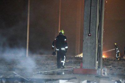 На Одещині внаслідок атаки пошкоджено склад, будинки, гаражі та автомобілі На Одещині внаслідок атаки пошкоджено склад, будинки, гаражі та автомобілі