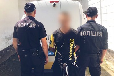 Травмував себе і перехожу: на Київщині чоловік кинув на вулиці гранату Травмував себе і перехожу: на Київщині чоловік кинув на вулиці гранату