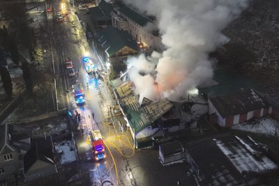 Пожежа і стовп диму в одному з районів Житомира: що відомо про ситуацію Пожежа і стовп диму в одному з районів Житомира: що відомо про ситуацію