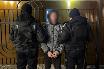В Одесі затримали двох молодиків за підпал BMW на замовлення В Одесі затримали двох молодиків за підпал BMW на замовлення
