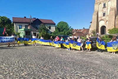 Луцьк зустрів двох звільнених з полону РФ військових 14 бригади Луцьк зустрів двох звільнених з полону РФ військових 14 бригади