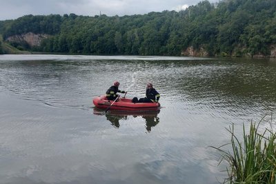 На Житомирщині зі скелі впала і травмувалася жінка — знадобилася допомога рятувальників На Житомирщині зі скелі впала і травмувалася жінка — знадобилася допомога рятувальників
