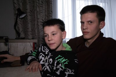 "Ми всі один за одного": прийомна родина з Волині взяла на виховання вісім дітей і підлітків "Ми всі один за одного": прийомна родина з Волині взяла на виховання вісім дітей і підлітків