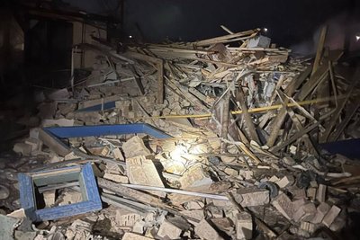 Пошкоджені приватні будинки, автомобілі, паркан та газова труба: наслідки дронової атаки Київщини Пошкоджені приватні будинки, автомобілі, паркан та газова труба: наслідки дронової атаки Київщини