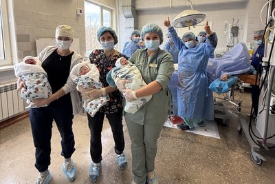 Трійня з’явилася на світ у Миколаєві: родина херсонців виховує вже сімох дітей Трійня з’явилася на світ у Миколаєві: родина херсонців виховує вже сімох дітей