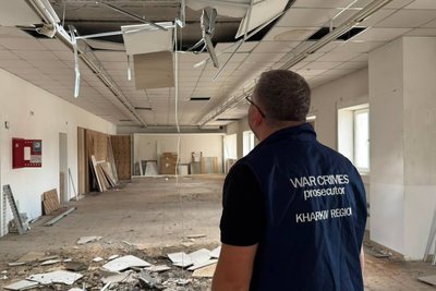 Наслідки удару російського безпілотника по території АЗС у Київському районі Харкова Наслідки удару російського безпілотника по території АЗС у Київському районі Харкова