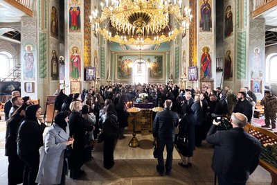 У Мукачеві попрощалися із полеглим захисником Василем Капітаном У Мукачеві попрощалися із полеглим захисником Василем Капітаном