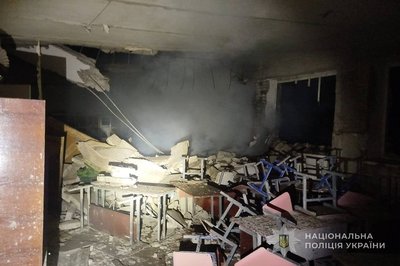 Наслідки обстрілів Сумщини: пошкоджені будинки та поранені, серед них діти Наслідки обстрілів Сумщини: пошкоджені будинки та поранені, серед них діти