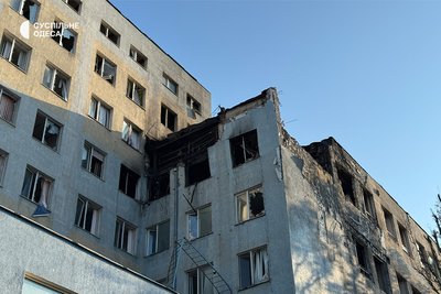 «Влучили у другий дім»: який вигляд має бізнес-центр в Одесі після атаки РФ