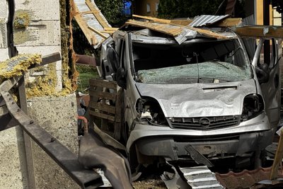 Двоє травмованих, пошкоджені будинки — РФ атакувала Садівську громаду Двоє травмованих, пошкоджені будинки — РФ атакувала Садівську громаду