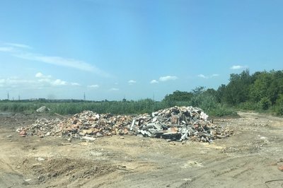 В Одесі суд зобов'язав райадміністрацію ліквідувати незаконне звалище В Одесі суд зобов'язав райадміністрацію ліквідувати незаконне звалище