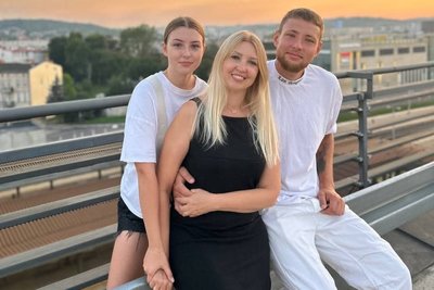 прощання з Таєю