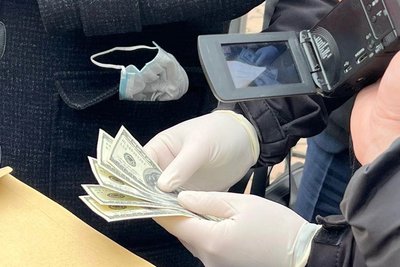 В Одесі помічника судді викрили на вимаганні грошей за попередження про обшуки — прокуратура В Одесі помічника судді викрили на вимаганні грошей за попередження про обшуки — прокуратура
